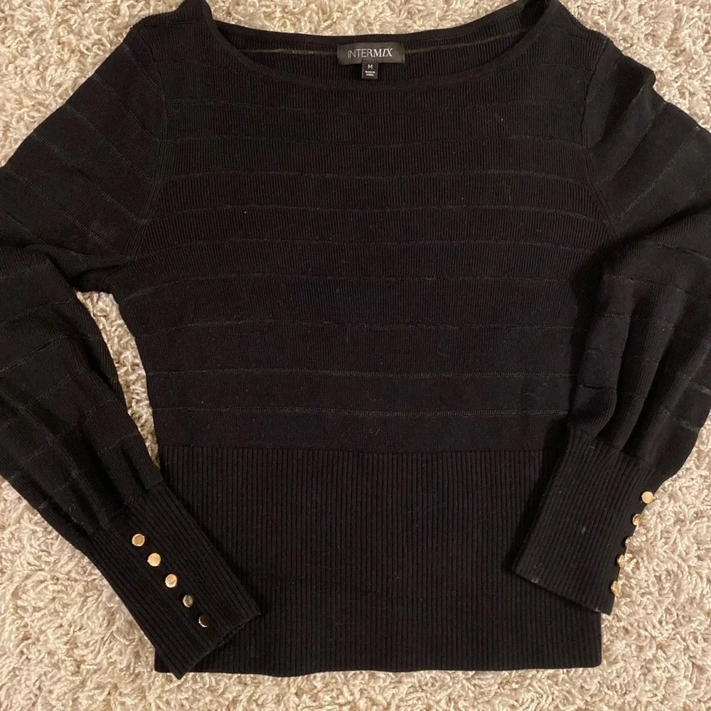 Intermix sweater size M